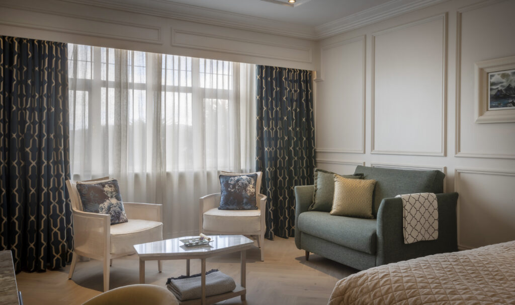 Double bed with couch bed