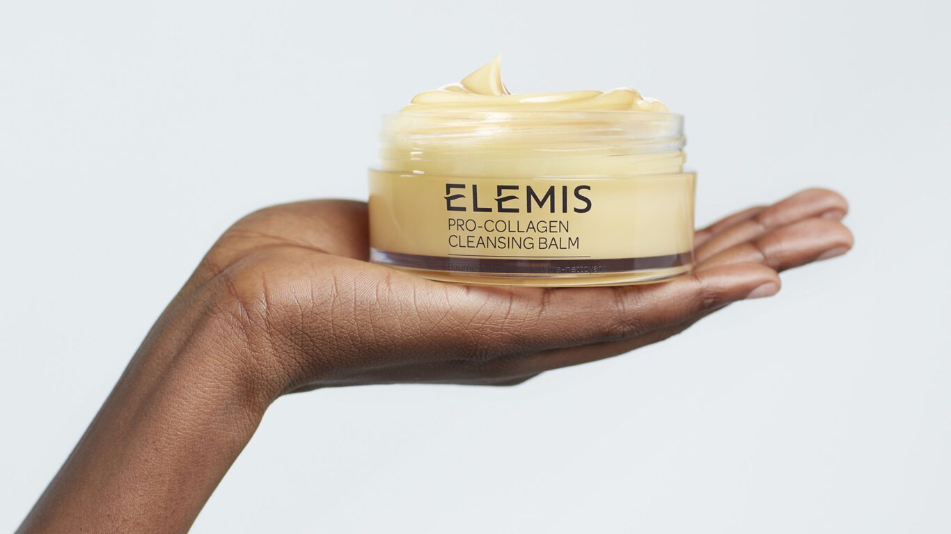 00173_Pro-Collagen_Cleansing_Balm_Hand-D_2000x2000