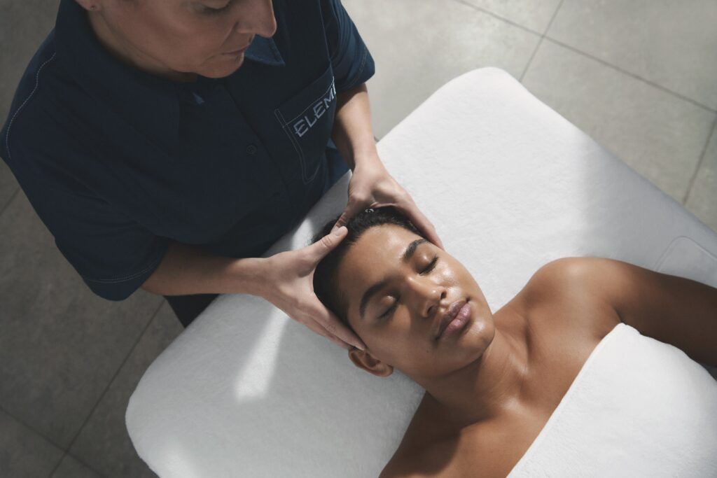 SPASALONTREATMENTS25_ScalpMassage_RGB_Hi_Res